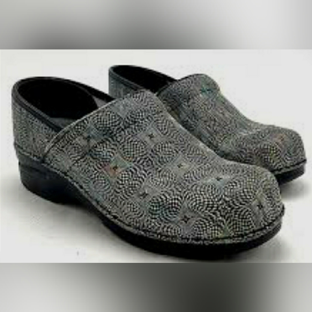 Dankso Women's Slip-On Clogs Sz 39